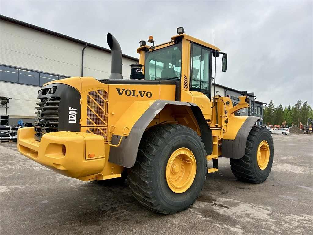 Volvo L120F VIPUOHJAUS - Колесен товарач: снимка 4 Volvo L120F VIPUOHJAUS - Колесен товарач: снимка 4