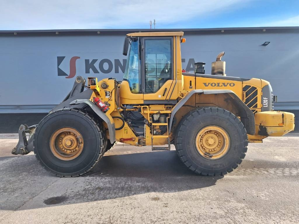 Volvo L120F VIPUOHJAUS - Колесен товарач: снимка 1 Volvo L120F VIPUOHJAUS - Колесен товарач: снимка 1