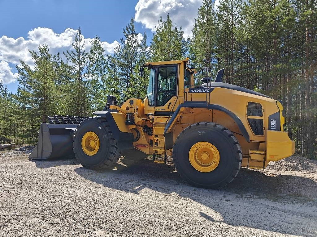 Volvo L220H - Колесен товарач: снимка 2 Volvo L220H - Колесен товарач: снимка 2