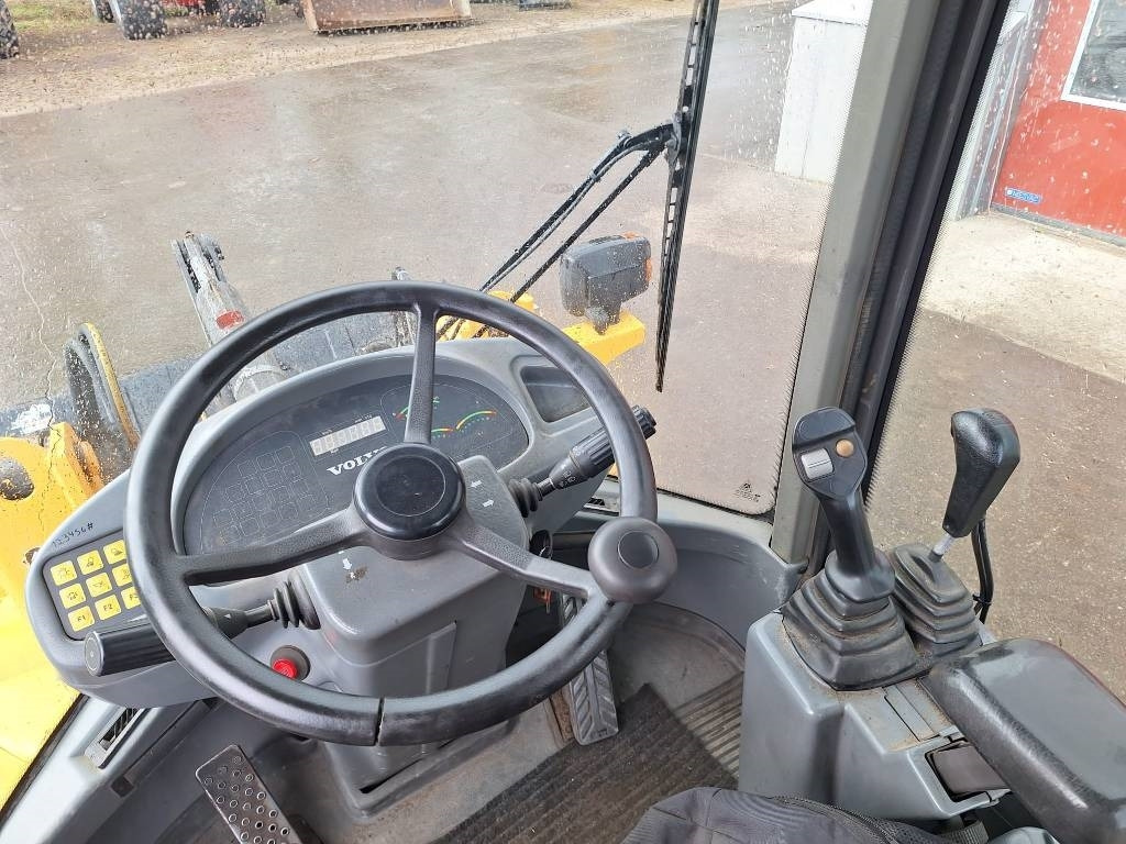 Колесен товарач Volvo L30B AURALLA: снимка 9