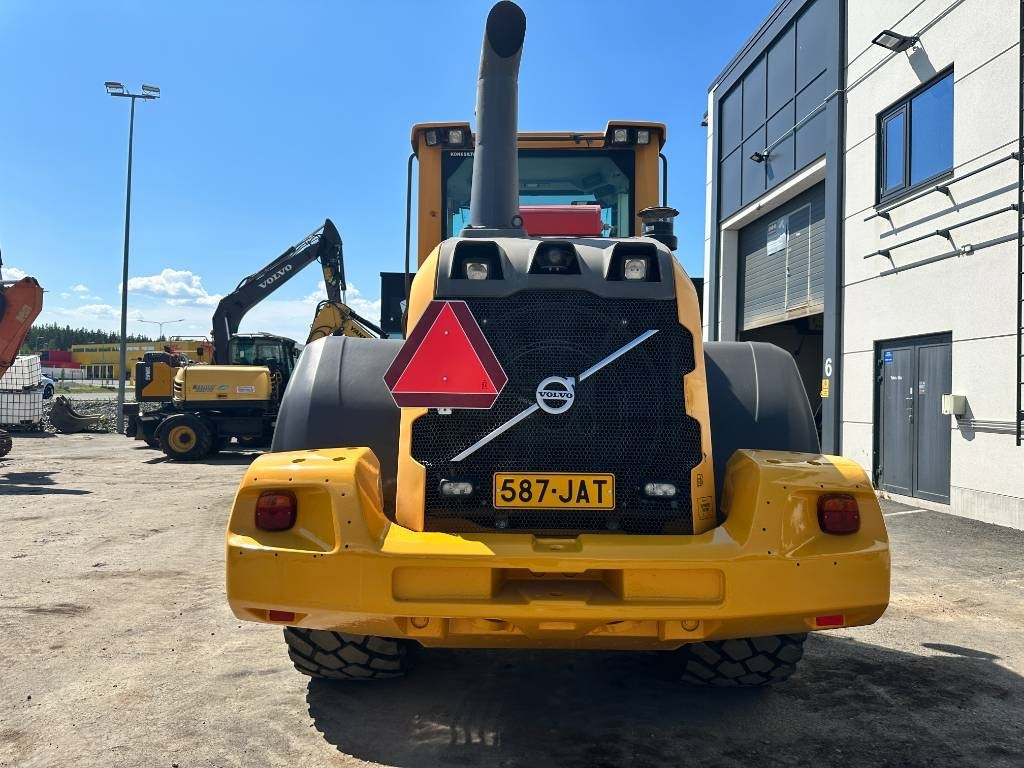 Volvo L70G vipuohjaus, 3' ja 4' hydr - Колесен товарач: снимка 3 Volvo L70G vipuohjaus, 3' ja 4' hydr - Колесен товарач: снимка 3