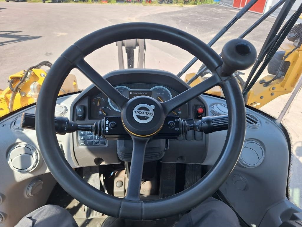 Нови Колесен товарач Volvo L90H: снимка 16