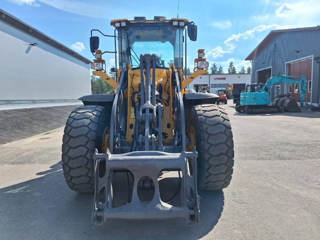 Volvo L90H - Колесен товарач: снимка 2 Volvo L90H - Колесен товарач: снимка 2