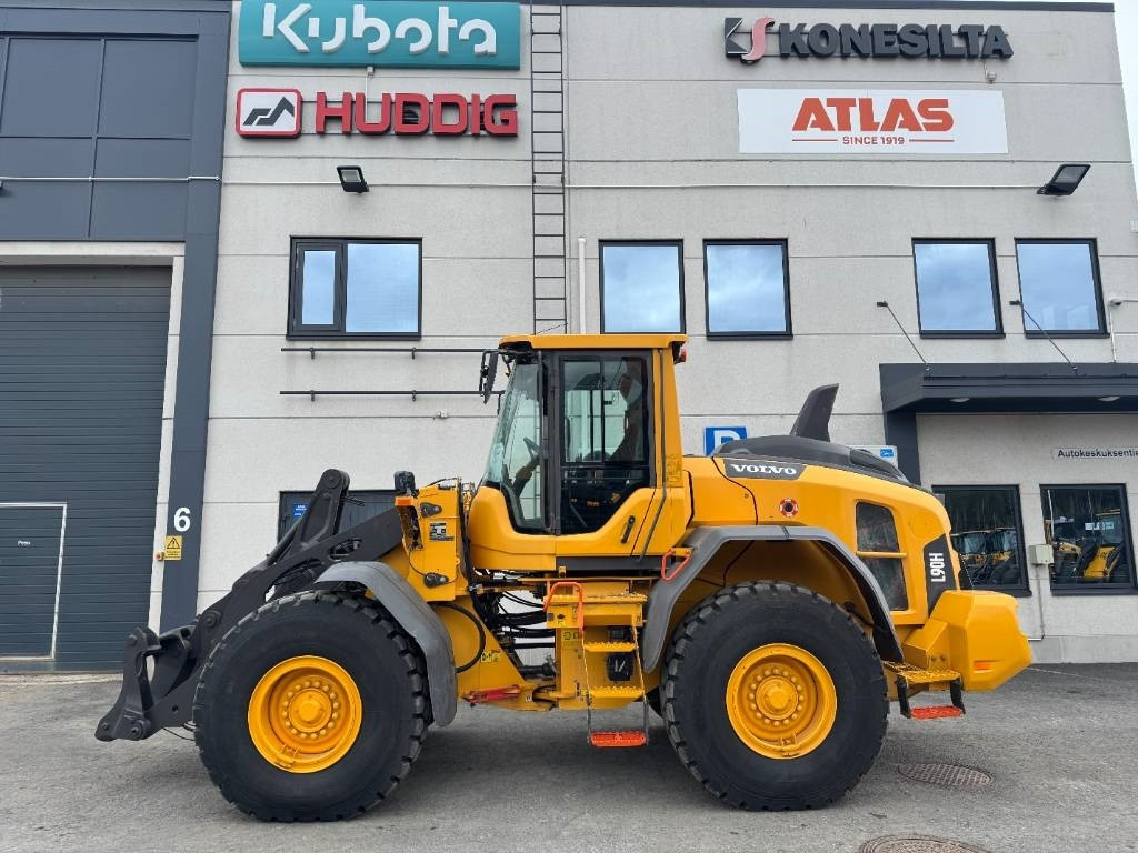 Volvo L90H UUSILLA RENKAILLA - Колесен товарач: снимка 1 Volvo L90H UUSILLA RENKAILLA - Колесен товарач: снимка 1
