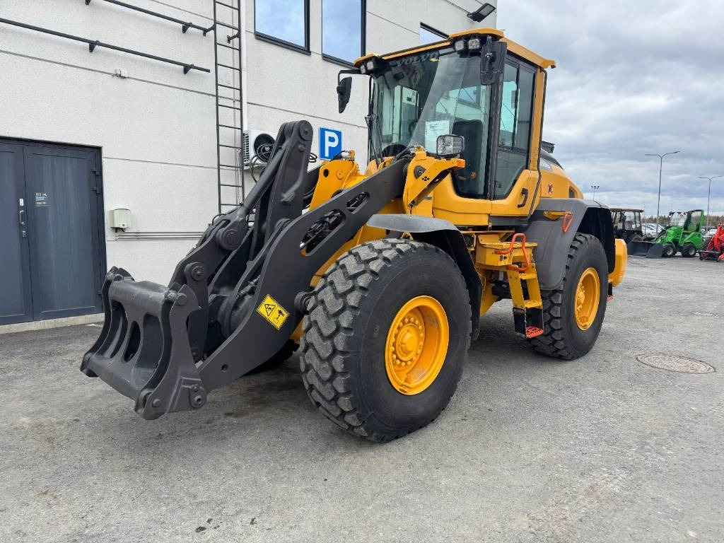 Volvo L90H UUSILLA RENKAILLA - Колесен товарач: снимка 2 Volvo L90H UUSILLA RENKAILLA - Колесен товарач: снимка 2