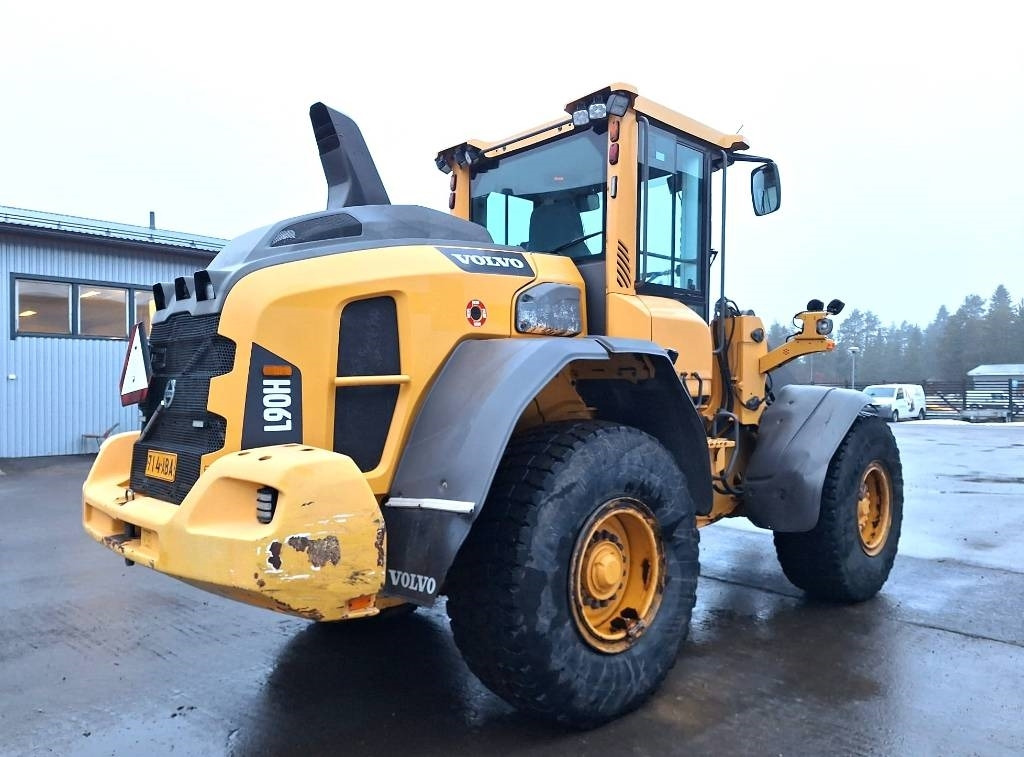 Volvo L90H VIPUOHJAUS YM. - Колесен товарач: снимка 4 Volvo L90H VIPUOHJAUS YM. - Колесен товарач: снимка 4