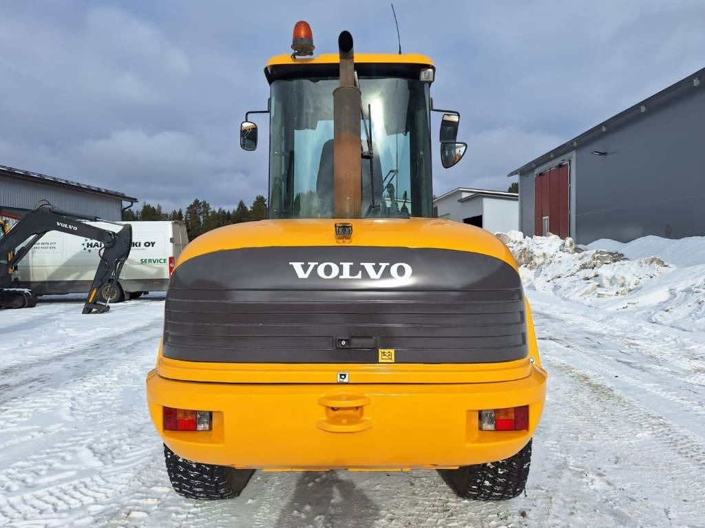 Volvo MYYTY!!SOLD!! L45B UUDET RENKAAT - Колесен товарач: снимка 3 Volvo MYYTY!!SOLD!! L45B UUDET RENKAAT - Колесен товарач: снимка 3