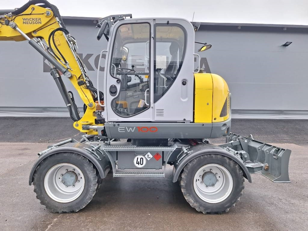 Wacker EW100 PYÖRITTÄJÄLLÄ - Колесен багер: снимка 2 Wacker EW100 PYÖRITTÄJÄLLÄ - Колесен багер: снимка 2
