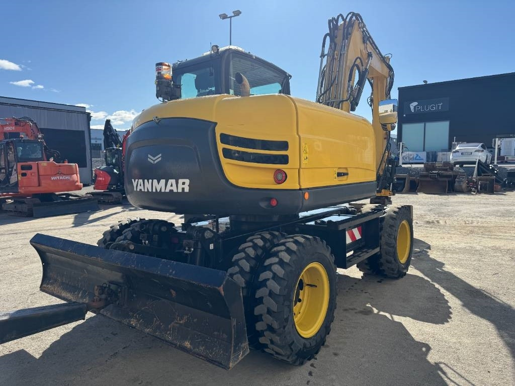 Колесен багер Yanmar B 110 W Hyvät varusteet / Siisti / Vähän ajettu: снимка 9