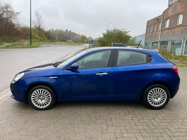 Alfa Romeo Giulietta Basis. Klima. Navi. Tempomat. - Комби: снимка 2 Alfa Romeo Giulietta Basis. Klima. Navi. Tempomat. - Комби: снимка 2