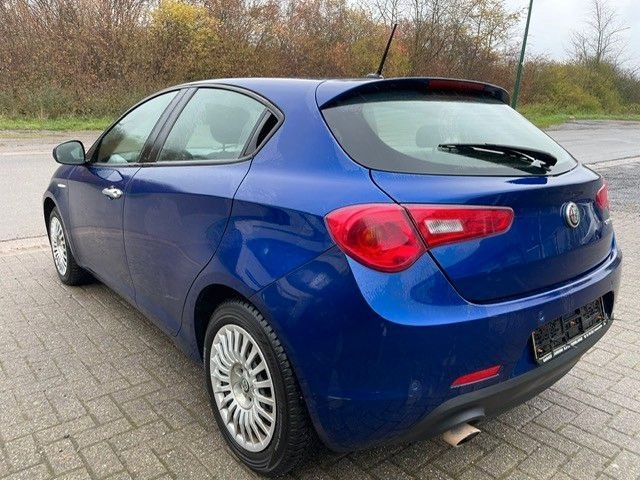 Alfa Romeo Giulietta Basis. Klima. Navi. Tempomat. - Комби: снимка 3 Alfa Romeo Giulietta Basis. Klima. Navi. Tempomat. - Комби: снимка 3