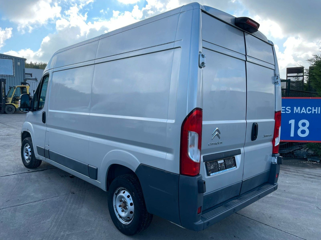 Citroën Jumper 2.0HDI. Klima. Navi. Kam. Motor Problem! - Товарен бус: снимка 3 Citroën Jumper 2.0HDI. Klima. Navi. Kam. Motor Problem! - Товарен бус: снимка 3