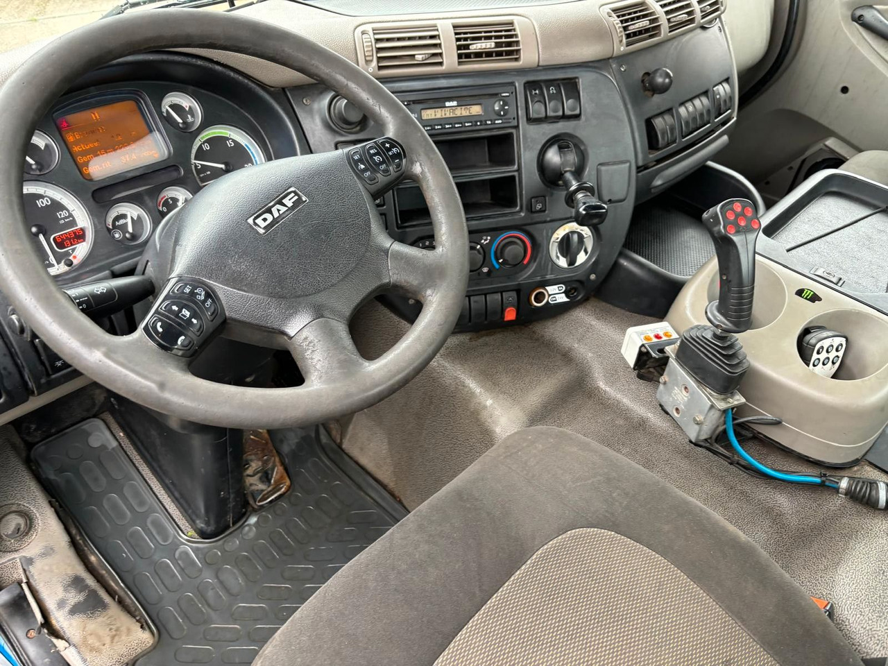 Мултилифт с кука камион DAF CF85-370. Euro5. Klima.: снимка 10
