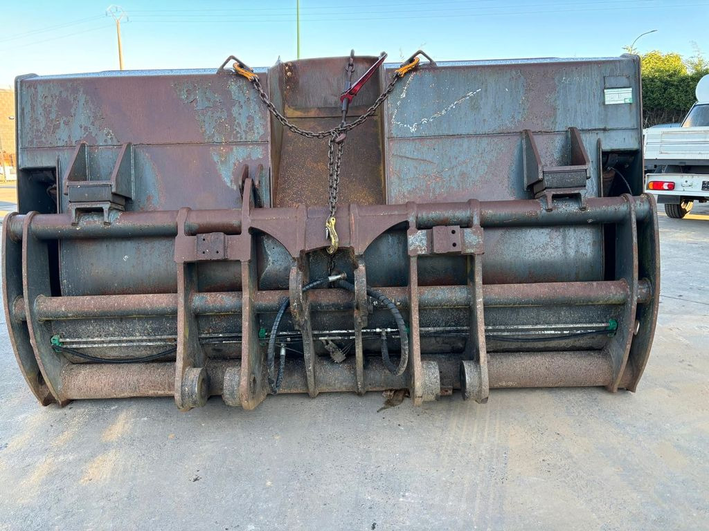 Liebherr L574 - L580. Kippschaufel 5m3. - Кофа за товарач за Строителна техника: снимка 2 Liebherr L574 - L580. Kippschaufel 5m3. - Кофа за товарач за Строителна техника: снимка 2