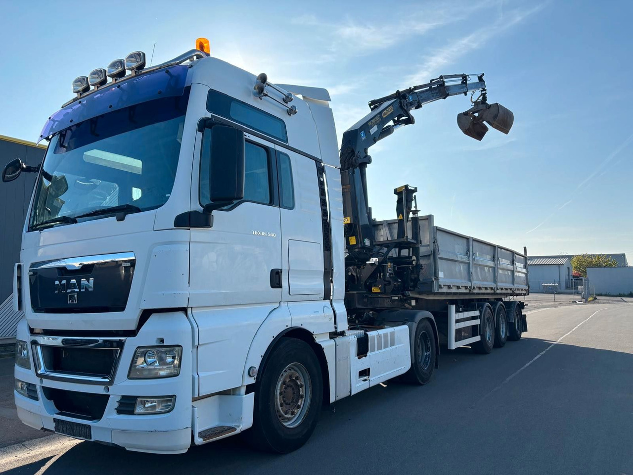 MAN TGX 18.540. Kipper + Kran PK20002. - Камион с кран: снимка 2 MAN TGX 18.540. Kipper + Kran PK20002. - Камион с кран: снимка 2
