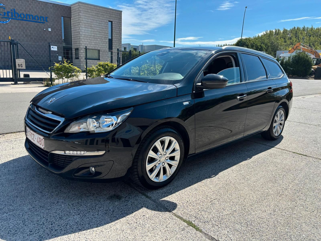 Peugeot 308 Klima. Kamera. Navi. Tempomat - Комби: снимка 1 Peugeot 308 Klima. Kamera. Navi. Tempomat - Комби: снимка 1