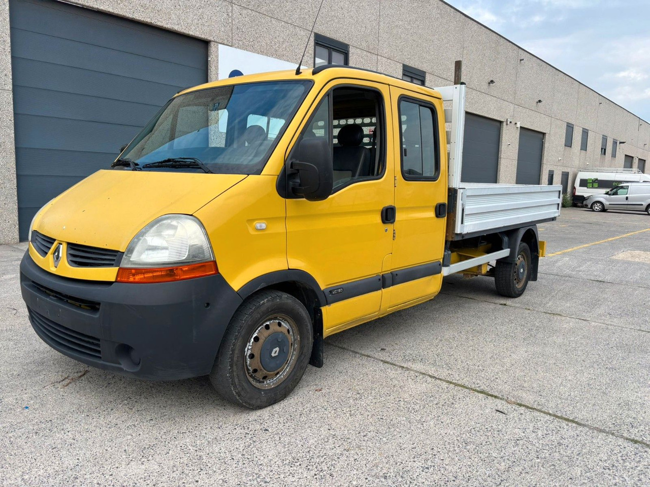 Renault Master Pritsche. 7pl. 2.5 Motor. - Бордови бус, Бус с двойна кабина: снимка 1 Renault Master Pritsche. 7pl. 2.5 Motor. - Бордови бус, Бус с двойна кабина: снимка 1