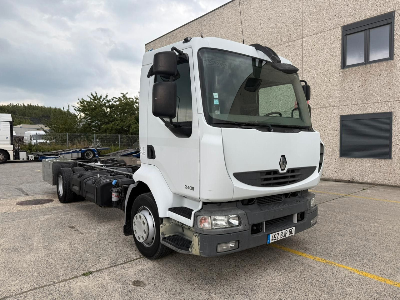 Renault Midlum 240dXi. Klima. 225.000km. - Шаси кабина: снимка 2 Renault Midlum 240dXi. Klima. 225.000km. - Шаси кабина: снимка 2
