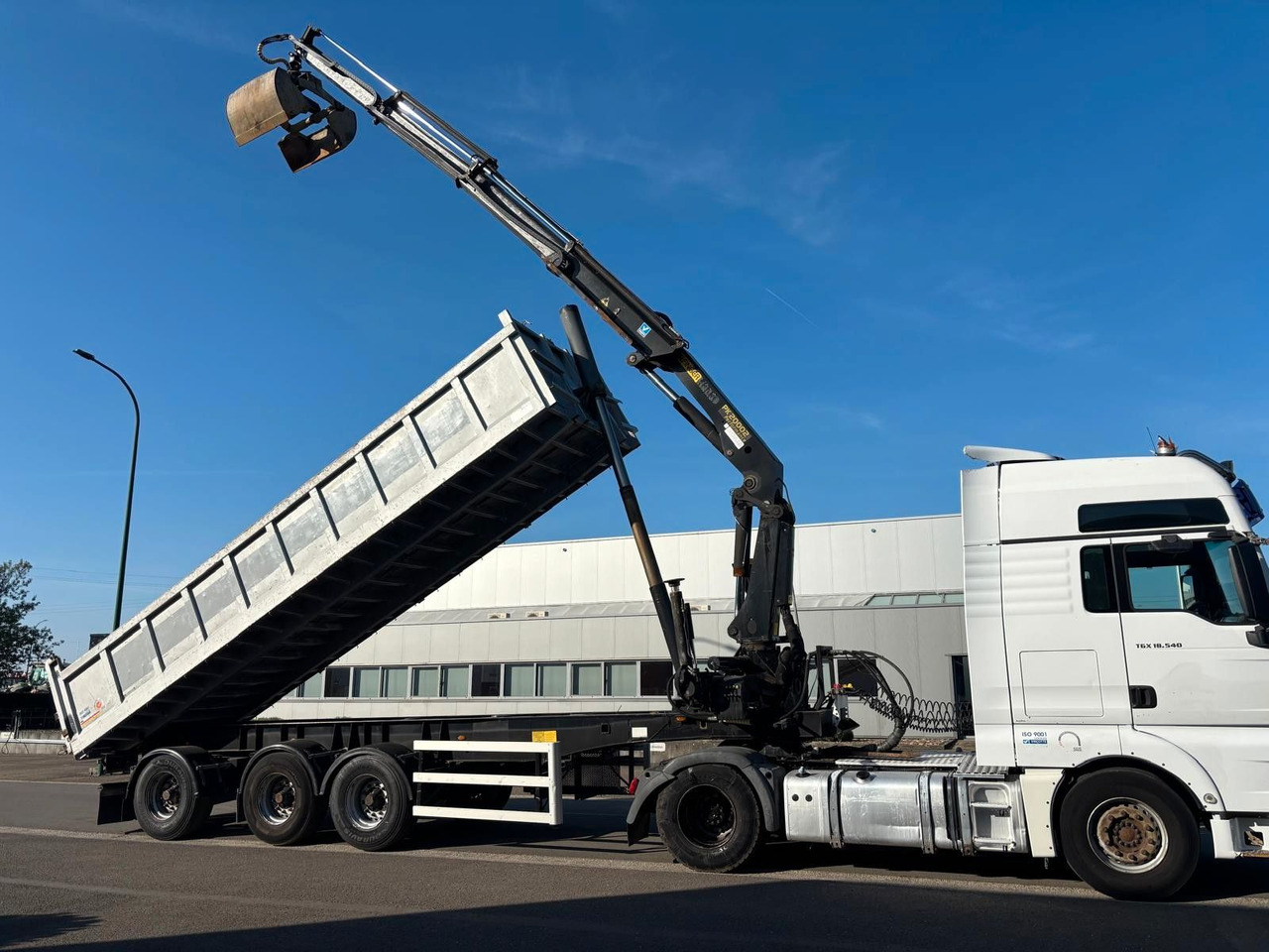 Влекач MAN TGX 18.540. Kipper + Kran PK20002.: снимка 1