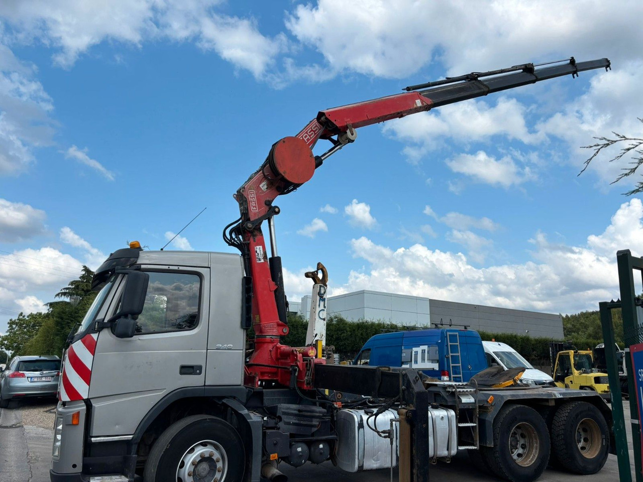 Volvo 6x4. Fassi F195A. Abroll. Funk. Tempomat. - Мултилифт с кука камион, Камион с кран: снимка 5 Volvo 6x4. Fassi F195A. Abroll. Funk. Tempomat. - Мултилифт с кука камион, Камион с кран: снимка 5