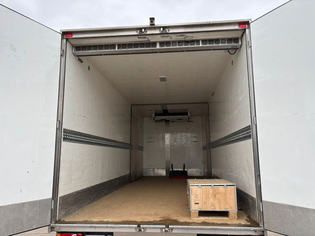 Volvo FL 250. Carrier Supra -20°. EU5. Motor Defekt. - Рефрижератор камион: снимка 3 Volvo FL 250. Carrier Supra -20°. EU5. Motor Defekt. - Рефрижератор камион: снимка 3
