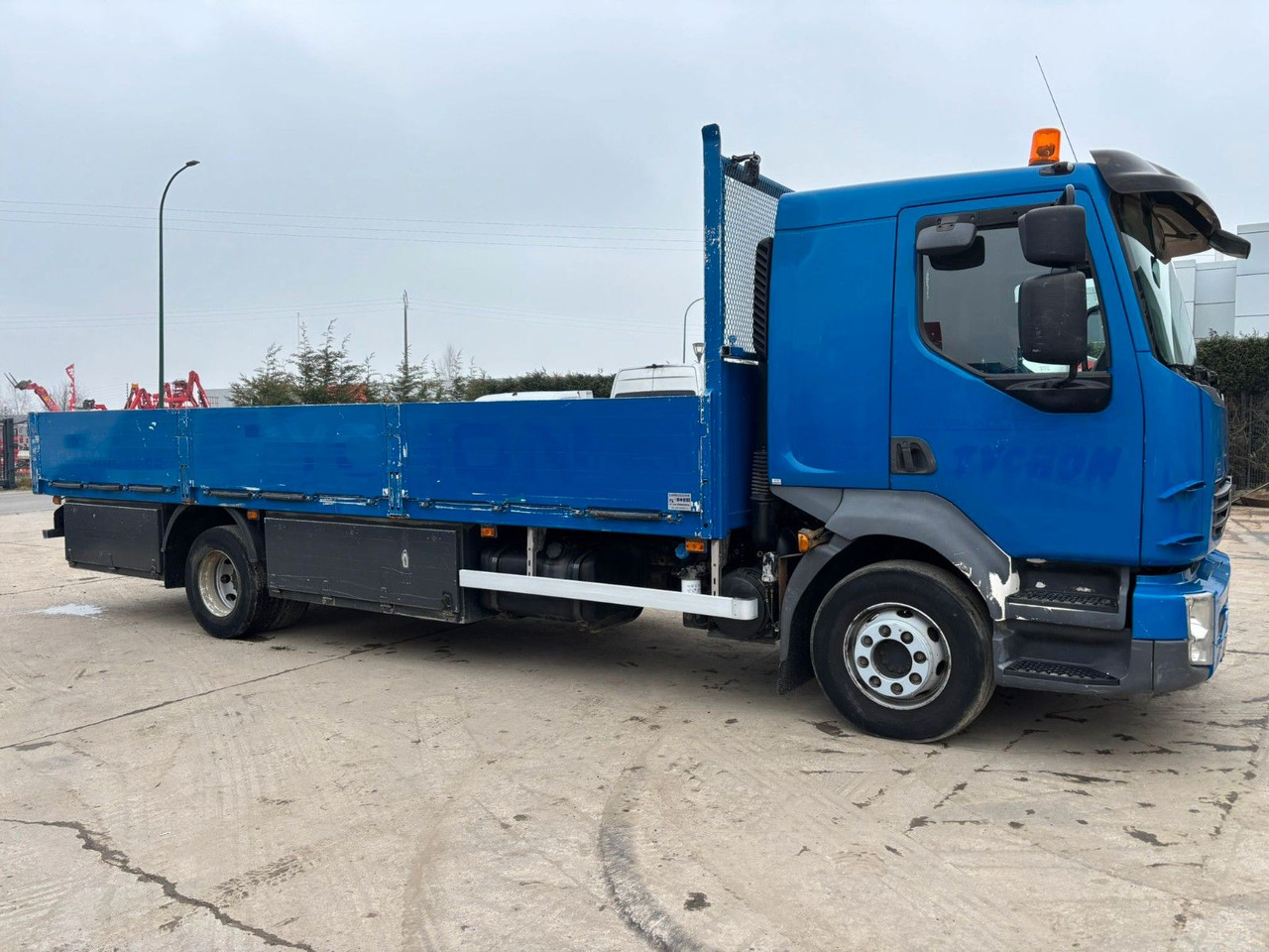 Volvo FL7-240. Pritsche 6.80m. EU5. - Бордови камион: снимка 1 Volvo FL7-240. Pritsche 6.80m. EU5. - Бордови камион: снимка 1