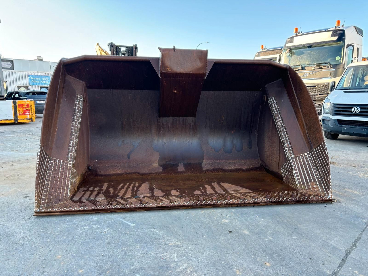 Volvo L150 - L180 - L220. Kippschaufel 5m3. Volvo L150 - L180 - L220. Kippschaufel 5m3. - Кофа за товарач за Строителна техника: снимка 2 Volvo L150 - L180 - L220. Kippschaufel 5m3. Volvo L150 - L180 - L220. Kippschaufel 5m3. - Кофа за товарач за Строителна техника: снимка 2