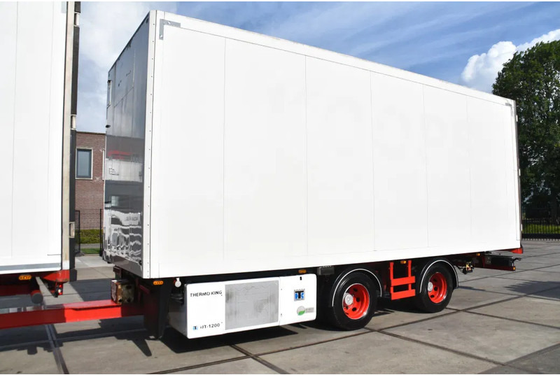 Scania S520 V8 NGS 6x2*4NB + SCHMITZ ZKO 20 - THERMO KING - RETARDER - FULL AIR - WHEELBASE: 515 CM - TOP CONDITION - - Рефрижератор камион: снимка 3 Scania S520 V8 NGS 6x2*4NB + SCHMITZ ZKO 20 - THERMO KING - RETARDER - FULL AIR - WHEELBASE: 515 CM - TOP CONDITION - - Рефрижератор камион: снимка 3