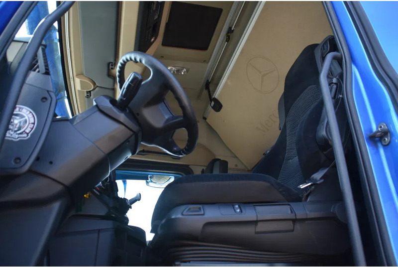 Mercedes-Benz Actros 2745 6x2 - EURO 6 - AIRCO - 2 x FUEL TANKS - 2 BEDS - SLIDING FIFTH WHEEL - SPECIAL BUMPER - TOP CONDITION - - Влекач: снимка 4 Mercedes-Benz Actros 2745 6x2 - EURO 6 - AIRCO - 2 x FUEL TANKS - 2 BEDS - SLIDING FIFTH WHEEL - SPECIAL BUMPER - TOP CONDITION - - Влекач: снимка 4