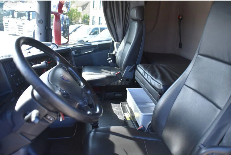 Scania R420 HL 6x2/4 - ADR FL - MANUAL - EURO 5 - 698 TKM - HYDRAULIC SYSTEM - LEATHER SEATS - XENON - - Влекач: снимка 5 Scania R420 HL 6x2/4 - ADR FL - MANUAL - EURO 5 - 698 TKM - HYDRAULIC SYSTEM - LEATHER SEATS - XENON - - Влекач: снимка 5