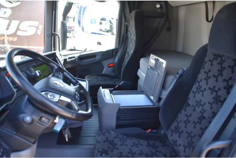 Scania R500 NGS 4x2 - RETARDER - 645 TKM - PARK. AIRCO - ACC - 4 POINT AIRSUSP. REAR - 2 x FUEL TANKS - LED LIGHTS - - Влекач: снимка 5 Scania R500 NGS 4x2 - RETARDER - 645 TKM - PARK. AIRCO - ACC - 4 POINT AIRSUSP. REAR - 2 x FUEL TANKS - LED LIGHTS - - Влекач: снимка 5