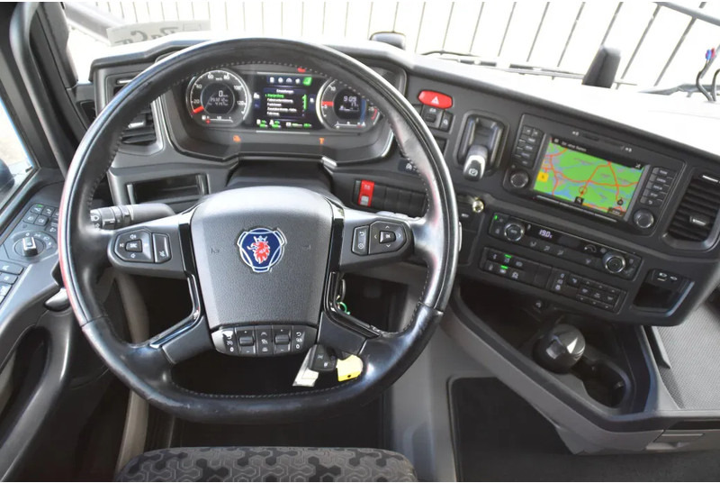 Влекач Scania R530 V8 NGS 4x2 - ADR FL - RETARDER - 253 TKM - ACC - NAVI - PTO - DIFF. LOCK - EXCELLENT CONDITION -: снимка 6