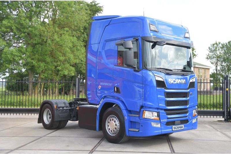Scania R530 V8 NGS 4x2 - ADR FL - RETARDER - 253 TKM - ACC - NAVI - PTO - DIFF. LOCK - EXCELLENT CONDITION - - Влекач: снимка 2 Scania R530 V8 NGS 4x2 - ADR FL - RETARDER - 253 TKM - ACC - NAVI - PTO - DIFF. LOCK - EXCELLENT CONDITION - - Влекач: снимка 2