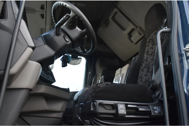 Scania S450 NGS 4x2NB - FULL AIR - 651 TKM - RETARDER - PARK. AIRCO - NAVI - 2 x FUEL TANKS - LED - - Влекач: снимка 4 Scania S450 NGS 4x2NB - FULL AIR - 651 TKM - RETARDER - PARK. AIRCO - NAVI - 2 x FUEL TANKS - LED - - Влекач: снимка 4