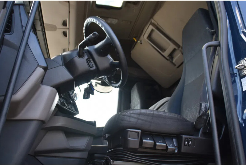 Scania S450 NGS 4x2NB - FULL AIR - 847 TKM - RETARDER - PARK. AIRCO - 2 x FUEL TANKS - TOP CONDITION - - Влекач: снимка 4 Scania S450 NGS 4x2NB - FULL AIR - 847 TKM - RETARDER - PARK. AIRCO - 2 x FUEL TANKS - TOP CONDITION - - Влекач: снимка 4