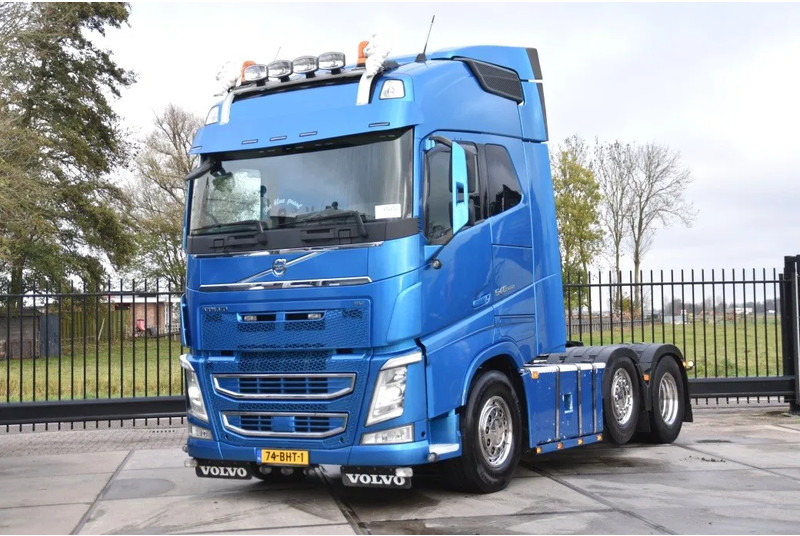 Volvo FH 540 Globe 6x2/4 - 633 TKM - HYDRAULICS - PTO - 2 BEDS - XENON - GOOD CONDITION - - Влекач: снимка 2 Volvo FH 540 Globe 6x2/4 - 633 TKM - HYDRAULICS - PTO - 2 BEDS - XENON - GOOD CONDITION - - Влекач: снимка 2