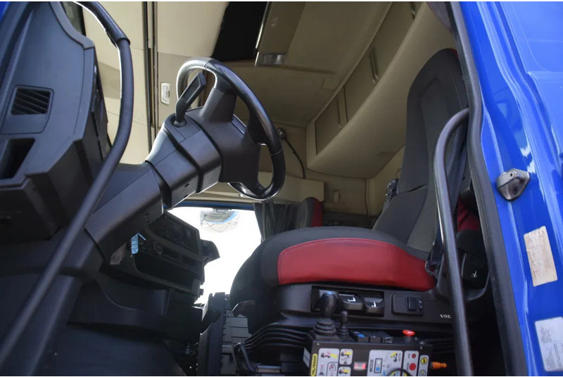 Volvo FH 460 6x2*4 - PALFINGER HOOKLIFT - 841 TKM - PARK. AIRCO - WHEELBASE: 480 CM - PTO - TOP CONDITION - - Мултилифт с кука камион: снимка 4 Volvo FH 460 6x2*4 - PALFINGER HOOKLIFT - 841 TKM - PARK. AIRCO - WHEELBASE: 480 CM - PTO - TOP CONDITION - - Мултилифт с кука камион: снимка 4