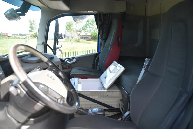 Volvo FH 460 6x2*4 - PALFINGER HOOKLIFT - 841 TKM - PARK. AIRCO - WHEELBASE: 480 CM - PTO - TOP CONDITION - - Мултилифт с кука камион: снимка 5 Volvo FH 460 6x2*4 - PALFINGER HOOKLIFT - 841 TKM - PARK. AIRCO - WHEELBASE: 480 CM - PTO - TOP CONDITION - - Мултилифт с кука камион: снимка 5