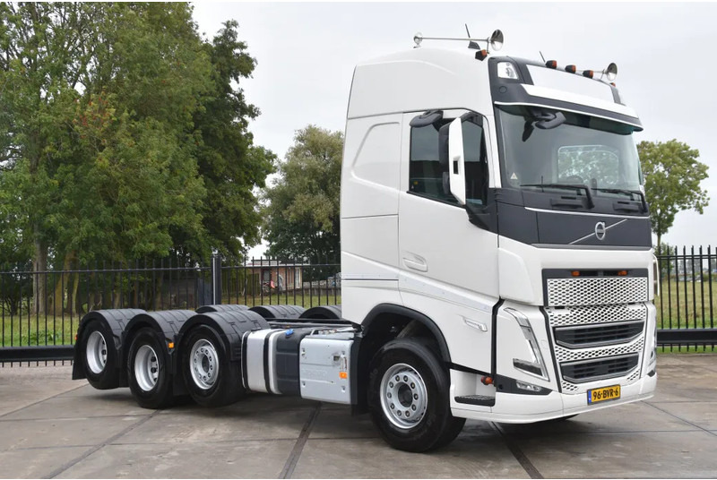 Volvo FH 500 Globe 8x2/4 - 147 TKM - PARK. AIRCO - 10 TONS FRONT AXLE - LEATHER SEATS - PTO - LED LIGHTS - TOP CONDITION - - Шаси кабина: снимка 1 Volvo FH 500 Globe 8x2/4 - 147 TKM - PARK. AIRCO - 10 TONS FRONT AXLE - LEATHER SEATS - PTO - LED LIGHTS - TOP CONDITION - - Шаси кабина: снимка 1