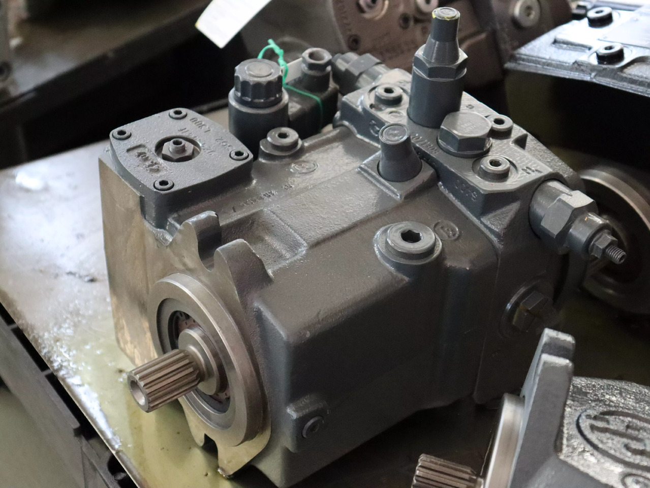 REXROTH A10VG45DA1D2/10R-NSC10F015SH - Хидравлична помпа за Подемно-транспортна техника: снимка 2 REXROTH A10VG45DA1D2/10R-NSC10F015SH - Хидравлична помпа за Подемно-транспортна техника: снимка 2