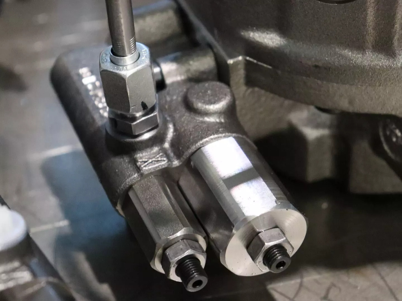 REXROTH A10VO28DFLR/31R-VSC62K01 - Хидравлична помпа за Подемно-транспортна техника: снимка 2 REXROTH A10VO28DFLR/31R-VSC62K01 - Хидравлична помпа за Подемно-транспортна техника: снимка 2