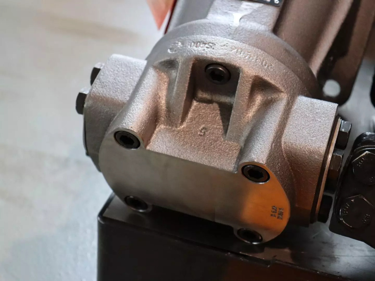 REXROTH A2FM107/61W-VAB020 - Хидравличен мотор за Подемно-транспортна техника: снимка 3 REXROTH A2FM107/61W-VAB020 - Хидравличен мотор за Подемно-транспортна техника: снимка 3