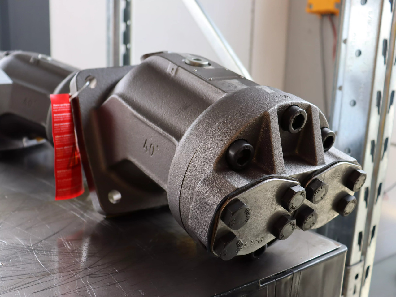 REXROTH A2FM180/61W-VAB010 - Хидравличен мотор за Подемно-транспортна техника: снимка 2 REXROTH A2FM180/61W-VAB010 - Хидравличен мотор за Подемно-транспортна техника: снимка 2