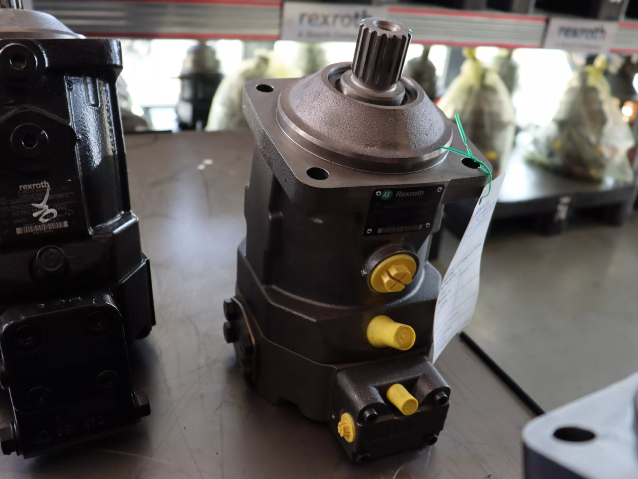 REXROTH A6VM060HA2T30004F/71MWV0M4Z8200-0 - Хидравличен мотор за Подемно-транспортна техника: снимка 2 REXROTH A6VM060HA2T30004F/71MWV0M4Z8200-0 - Хидравличен мотор за Подемно-транспортна техника: снимка 2