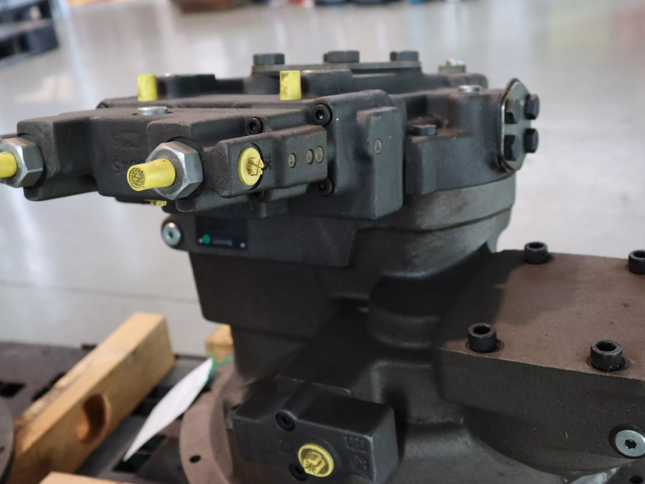 REXROTH A8VO107LA1KH1/63R1-NZG05F001 - Хидравлична помпа за Подемно-транспортна техника: снимка 1 REXROTH A8VO107LA1KH1/63R1-NZG05F001 - Хидравлична помпа за Подемно-транспортна техника: снимка 1