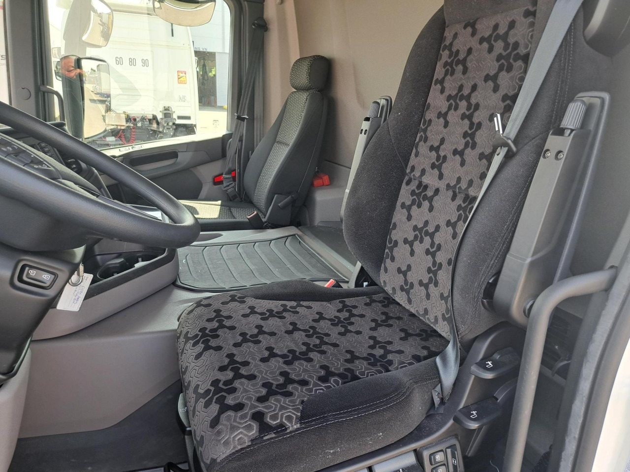 SCANIA SCANIA P280 4x2 Fourgon /Hayon 9L - Шаси кабина: снимка 3 SCANIA SCANIA P280 4x2 Fourgon /Hayon 9L - Шаси кабина: снимка 3