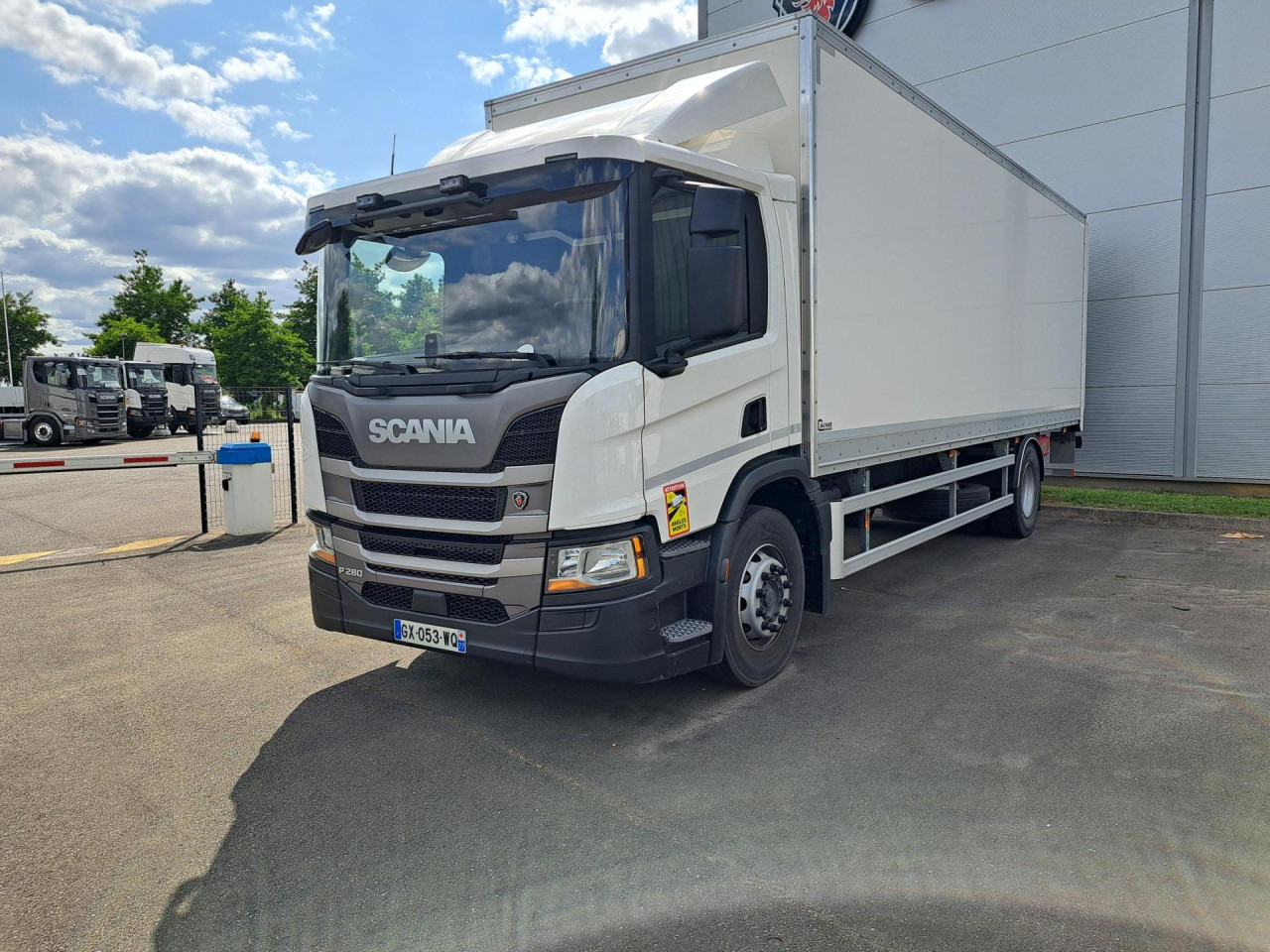 SCANIA SCANIA P280 4x2 Fourgon Hayon - Шаси кабина: снимка 1 SCANIA SCANIA P280 4x2 Fourgon Hayon - Шаси кабина: снимка 1