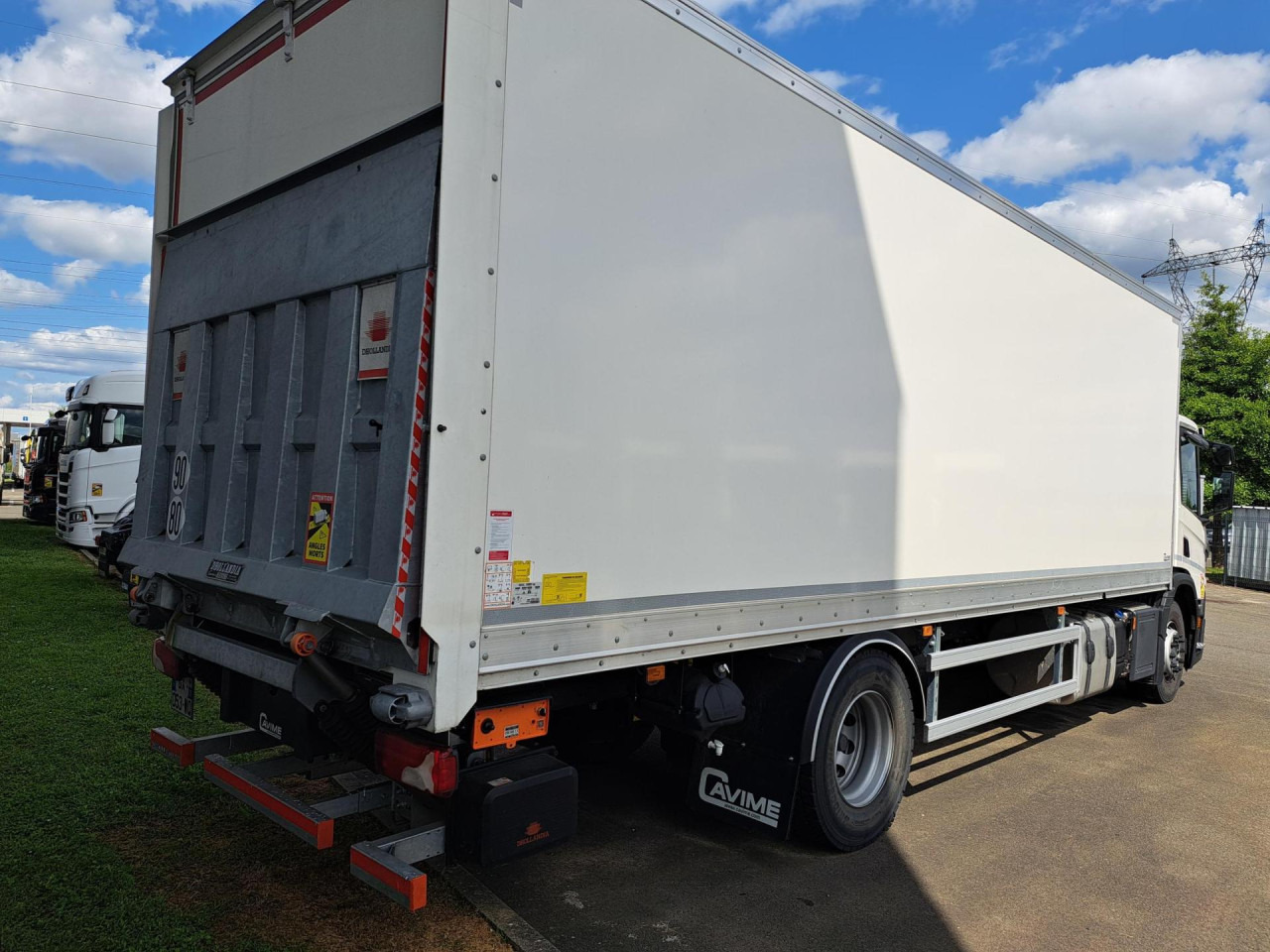 SCANIA SCANIA P280 4x2 Fourgon Hayon - Шаси кабина: снимка 5 SCANIA SCANIA P280 4x2 Fourgon Hayon - Шаси кабина: снимка 5