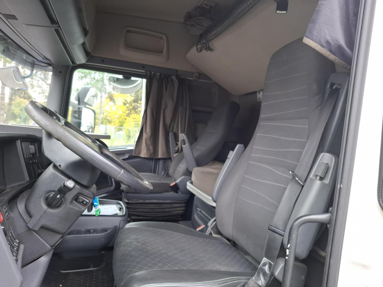 SCANIA SCANIA R410 LB 4x2 MNB - Шаси кабина: снимка 4 SCANIA SCANIA R410 LB 4x2 MNB - Шаси кабина: снимка 4