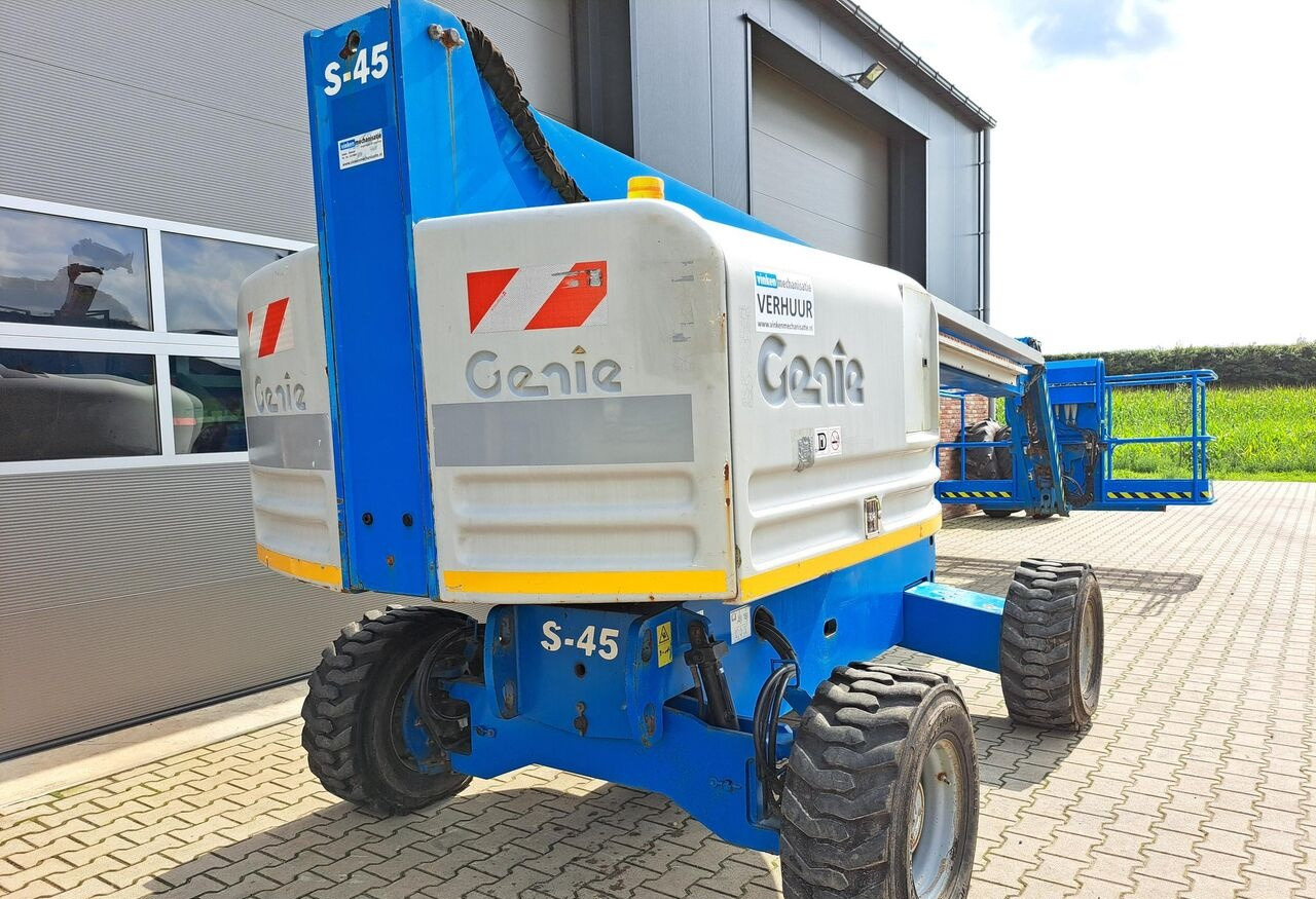 Genie S45 - Телескопична платформа: снимка 3 Genie S45 - Телескопична платформа: снимка 3
